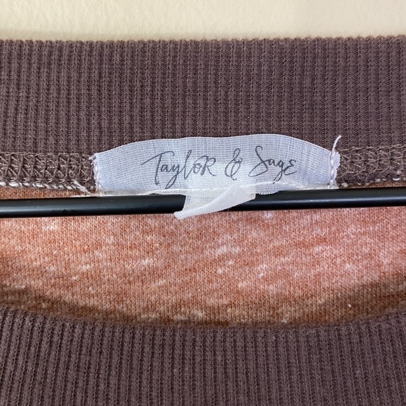 𝅺taylor & sage sweatshirt - Picture 3 of 5